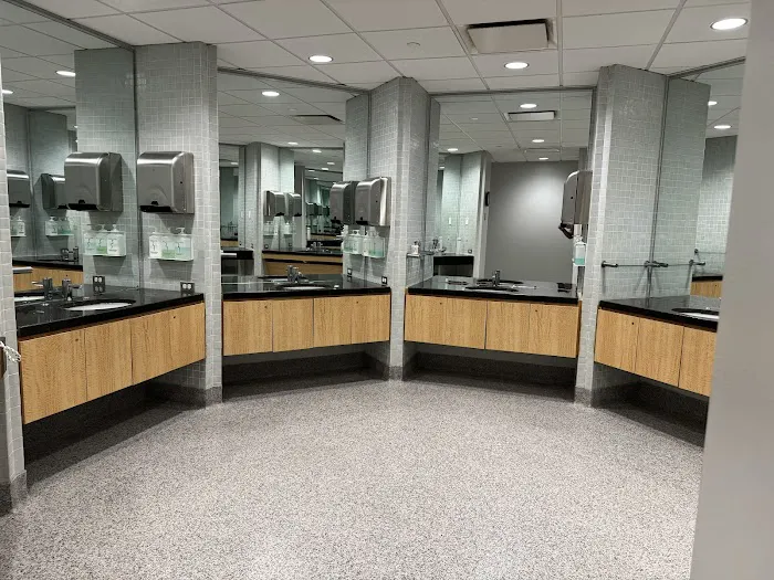 Oakbrook Terrace Tower Fitness Center Picture 5