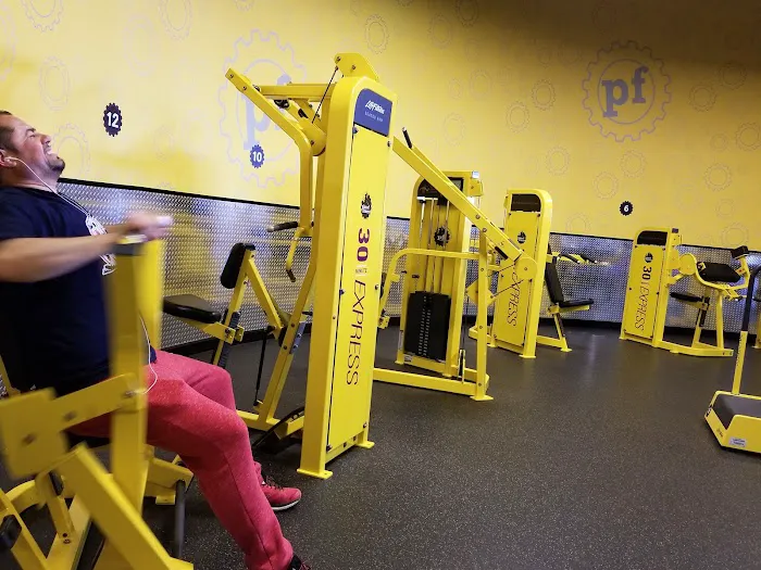 Planet Fitness Picture 9