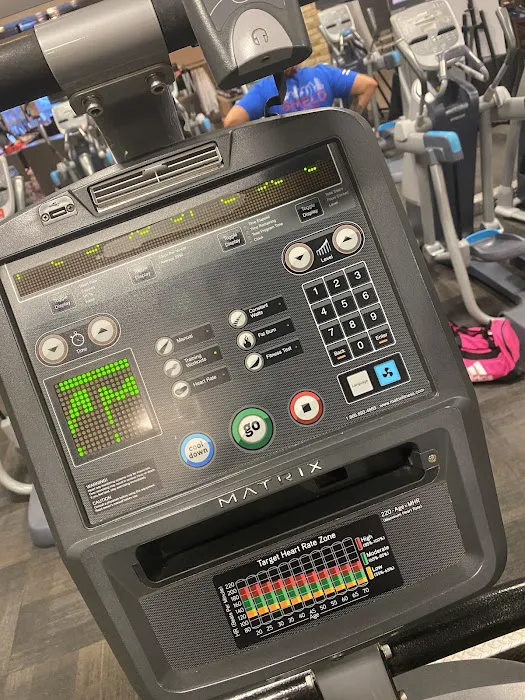 LA Fitness Picture 7