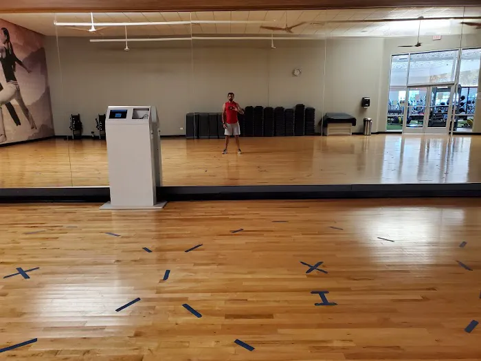 LA Fitness Picture 5