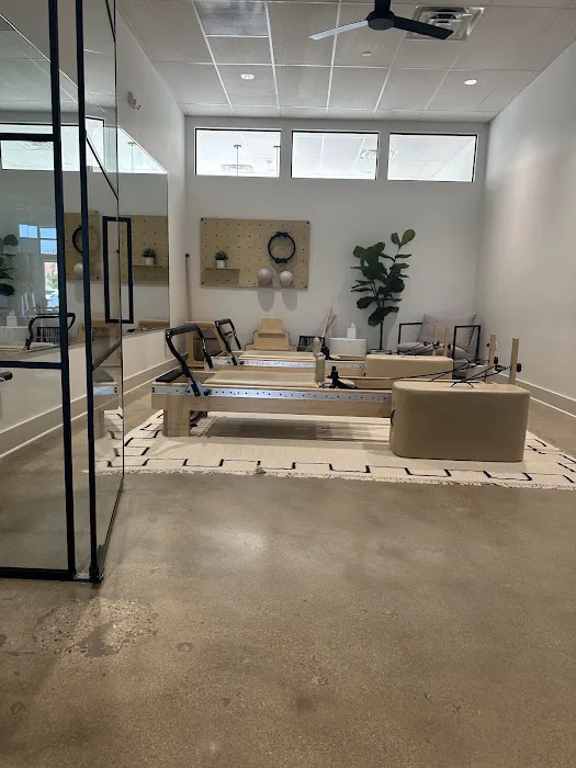 CLEARLY Reformer Pilates Picture 5