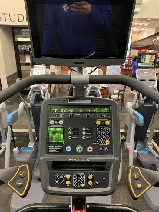 LA Fitness Picture 5