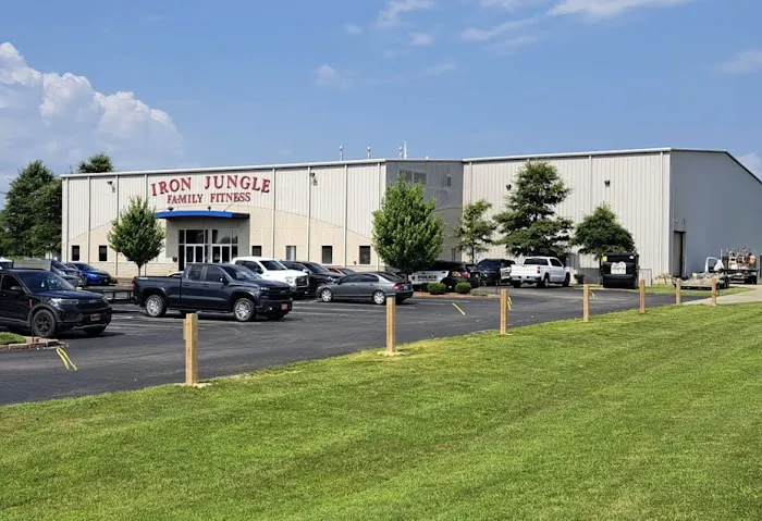 Iron Jungle Family Fitness Picture 6