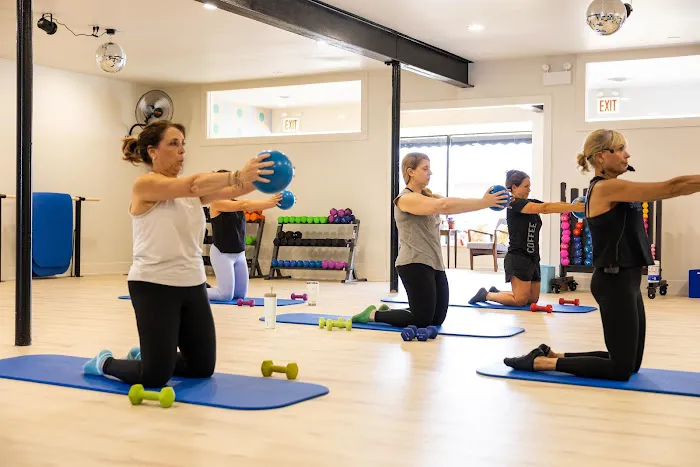 Studio19 Barre & Fitness Picture 5