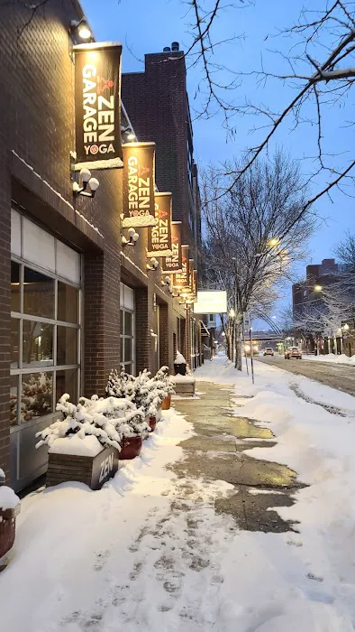 Zen Yoga Garage Picture 6