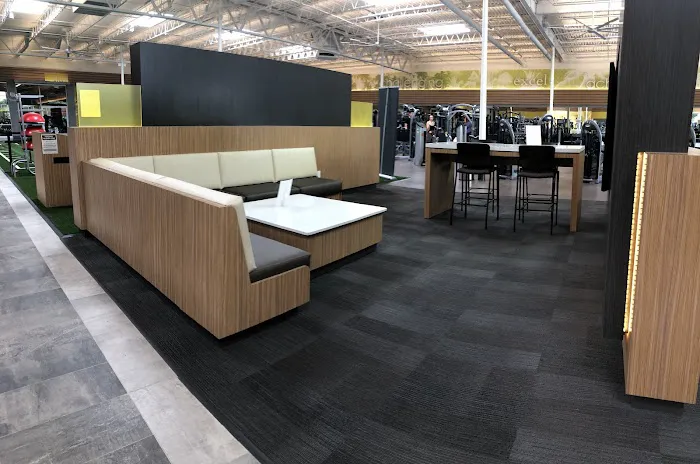 LA Fitness Picture 6