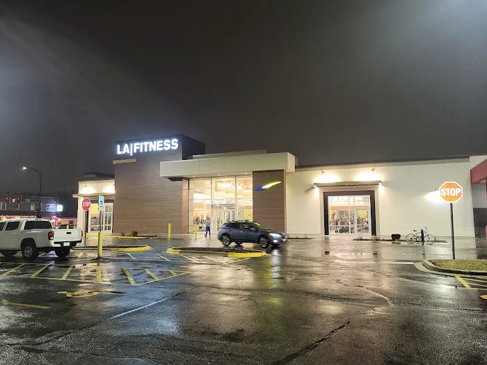 LA Fitness Picture 4