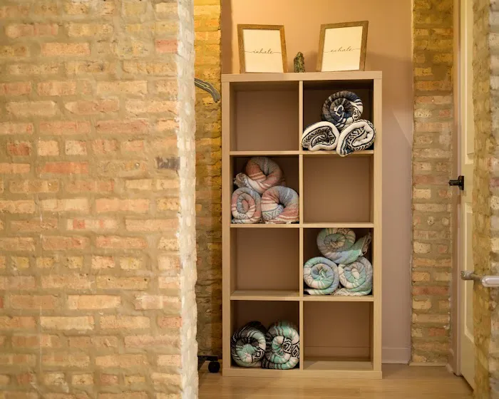 Old Irving Park Yoga & Pilates Picture 5