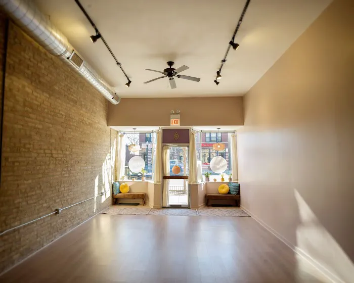 Old Irving Park Yoga & Pilates Picture 10