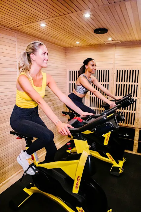 HOTWORX Elmhurst Picture 7