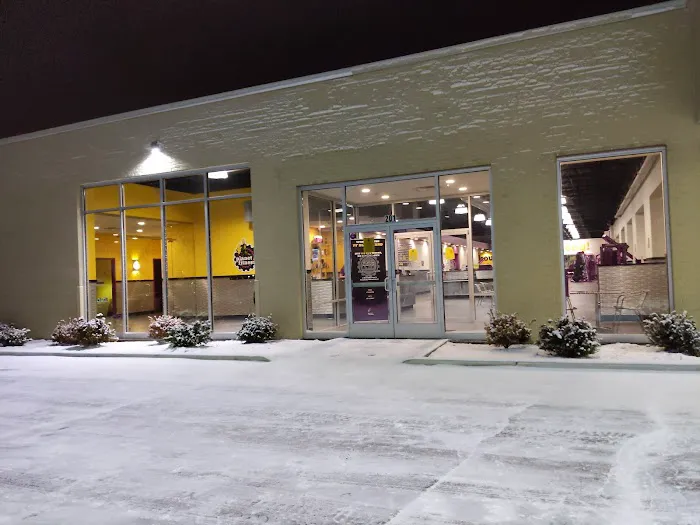 Planet Fitness Picture 7