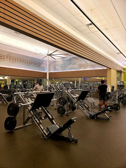 LA Fitness Picture 1