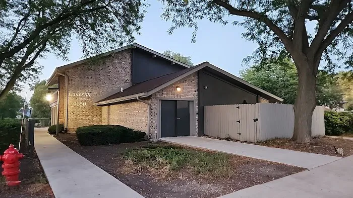 Eastside Clubhouse at Lakeside Apartments Picture 1