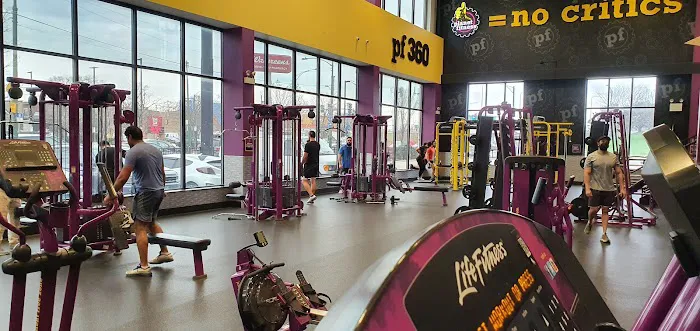 Planet Fitness Picture 9