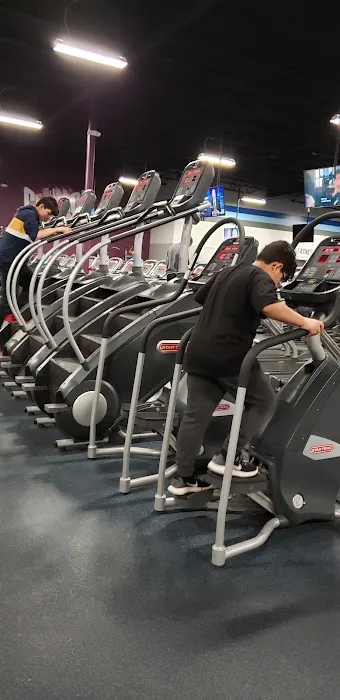 Crunch Fitness - Aurora Picture 9