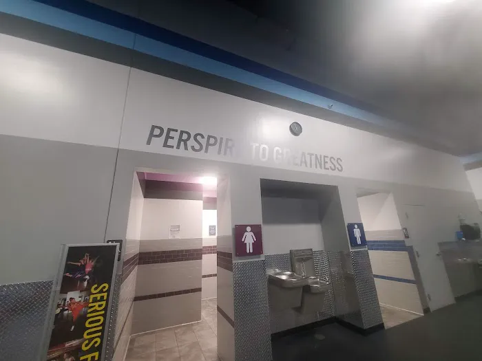 Crunch Fitness - Aurora Picture 4