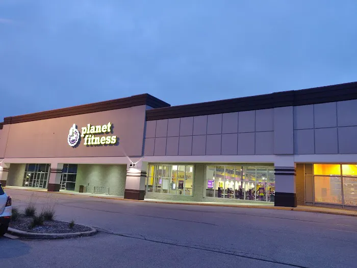 Planet Fitness Picture 9