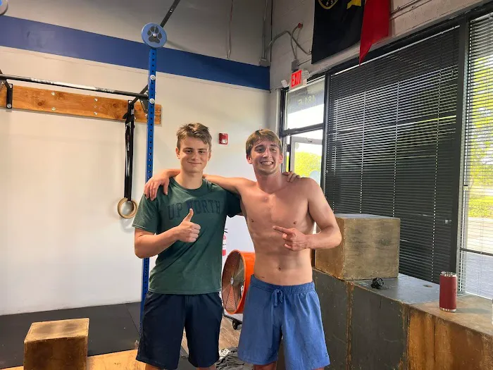 CrossFit Mischief - Best Gym serving Aurora, Naperville & Oswego IL Picture 2