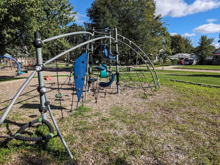 Fitness Court at Kiwanis Park Picture 8