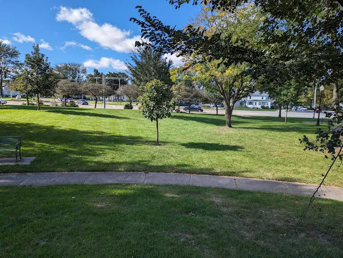 Fitness Court at Kiwanis Park Picture 3