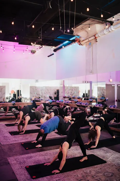 VIBE Lexington Barre, Yoga, Fitness Picture 3