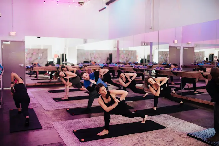 VIBE Lexington Barre, Yoga, Fitness Picture 10