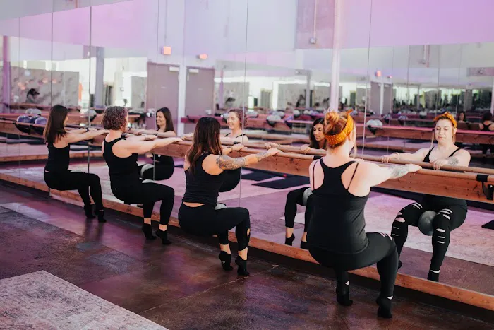 VIBE Lexington Barre, Yoga, Fitness Picture 8