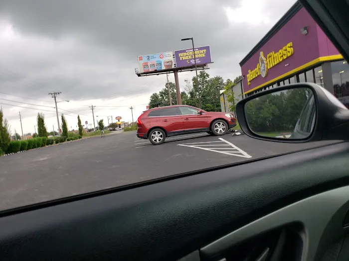 Planet Fitness Picture 10