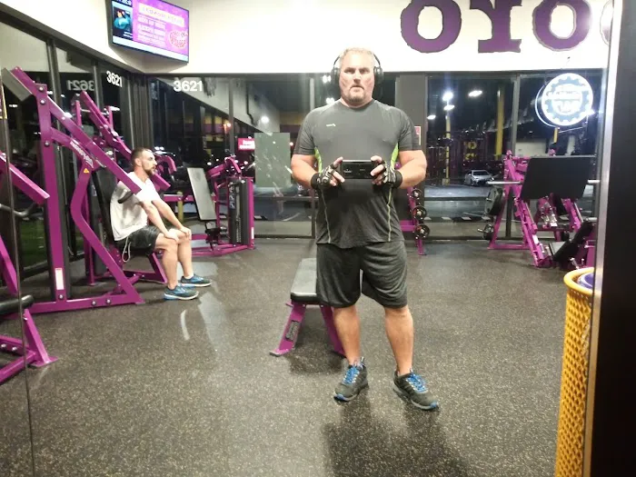 Planet Fitness Picture 8
