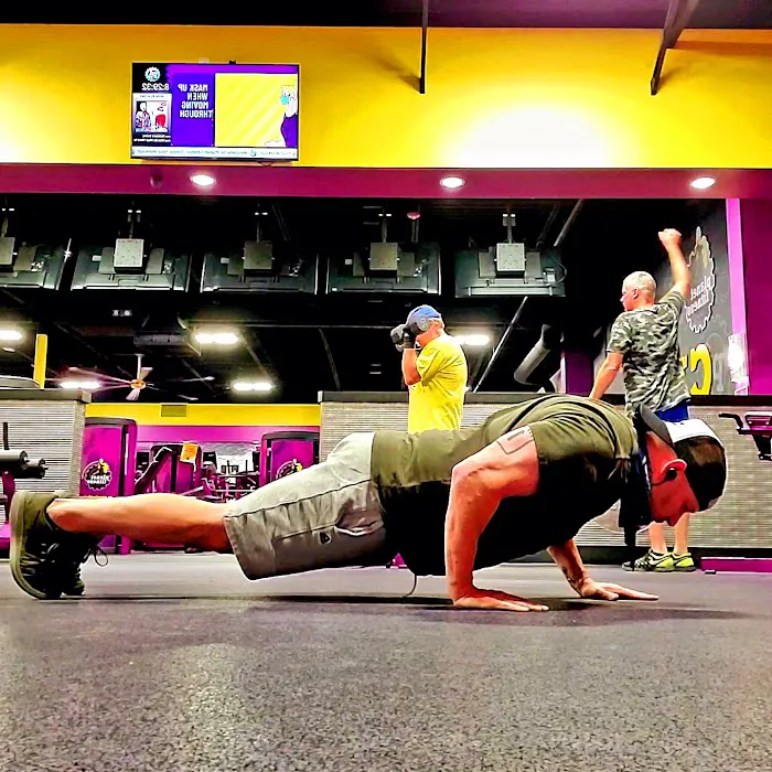 Planet Fitness Picture 9