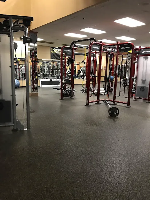 Gold's Gym - Olney Picture 3