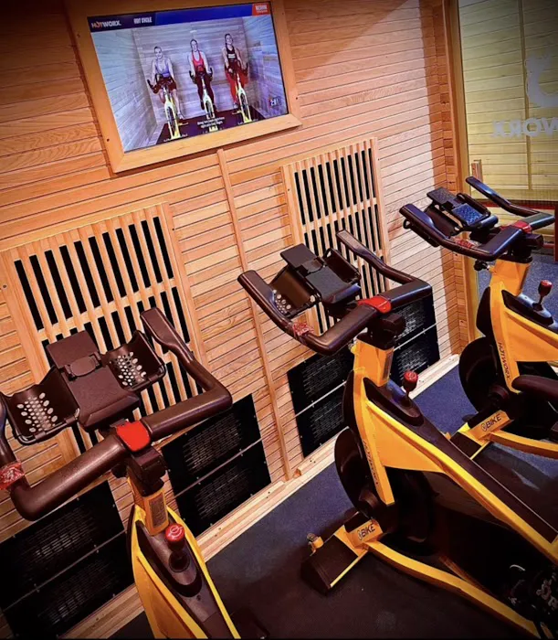 HOTWORX - Chicago, IL - River North Picture 4