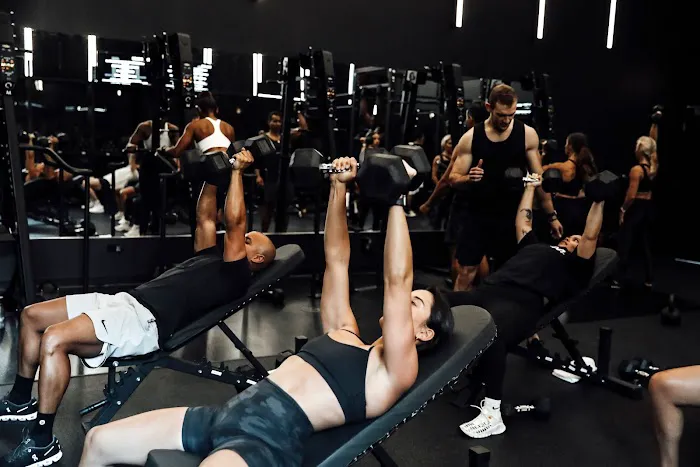 TRAIN MOMENT (River North) Picture 9