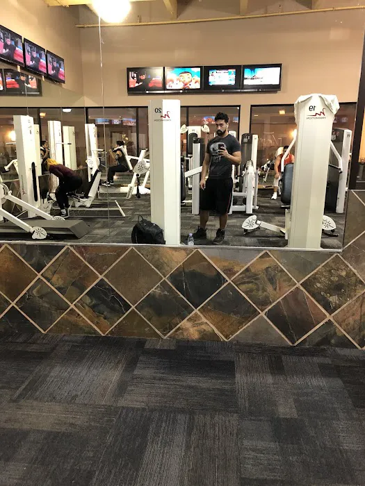 LA Fitness Picture 9