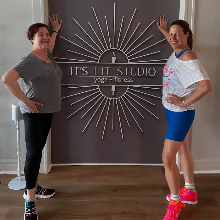 It's Lit Studio Yoga + Fitness Picture 6