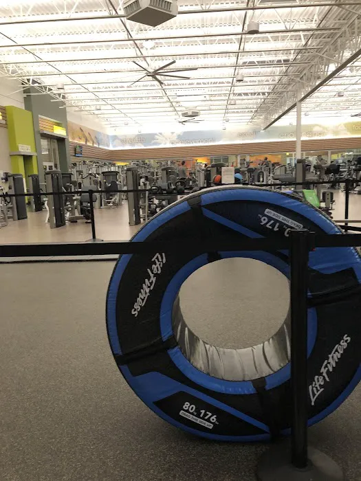 LA Fitness Picture 3