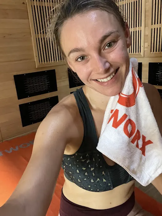 HOTWORX - Wheaton, IL - Town Square Picture 2