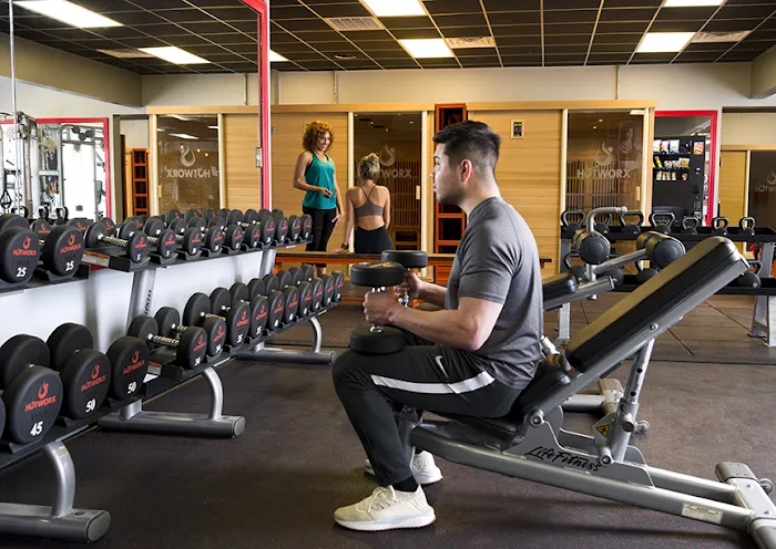 HOTWORX - Wheaton, IL - Town Square Picture 8