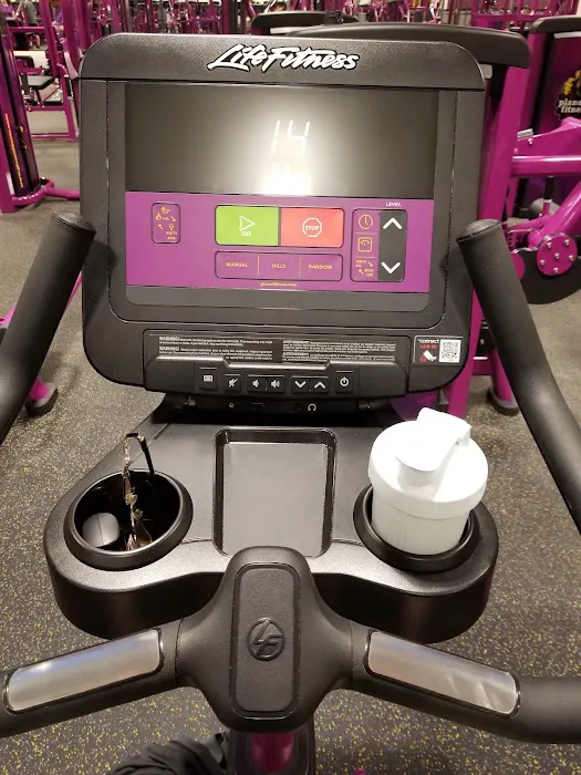 Planet Fitness Picture 9