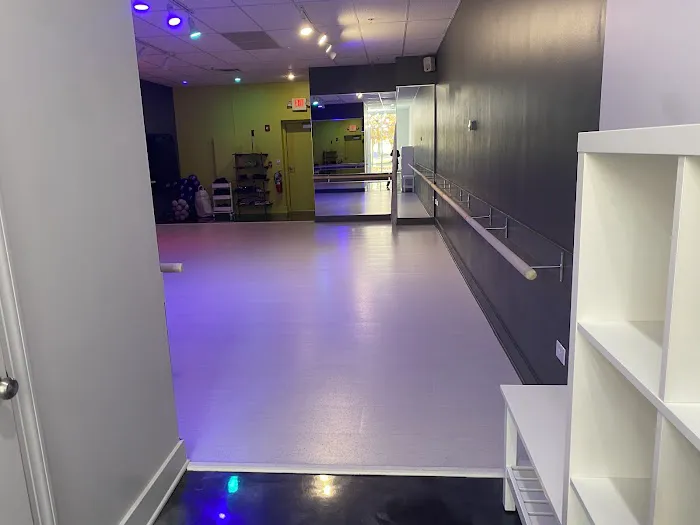 Neighborhood barre Oswego Picture 4