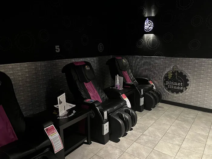 Planet Fitness Picture 9