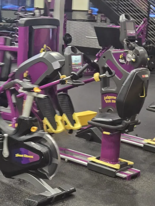 Planet Fitness Picture 9