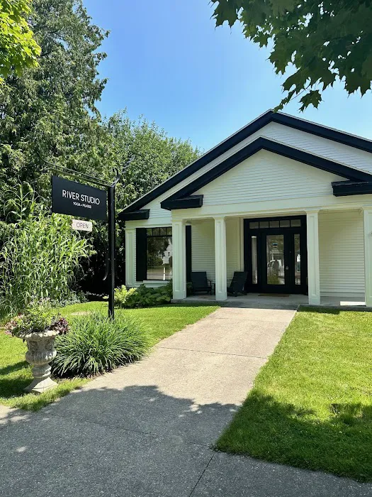 River Studio Picture 7