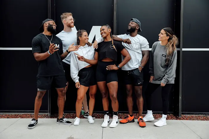 TRAIN MOMENT (Lincoln Park) Picture 4