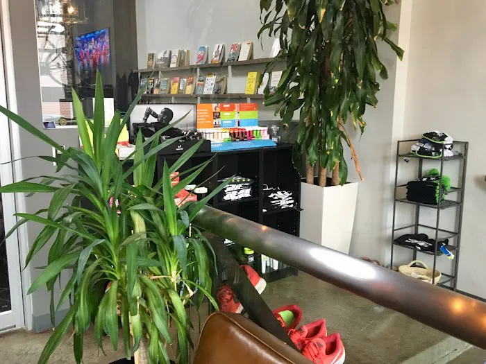 EDGE Athlete Lounge Picture 1