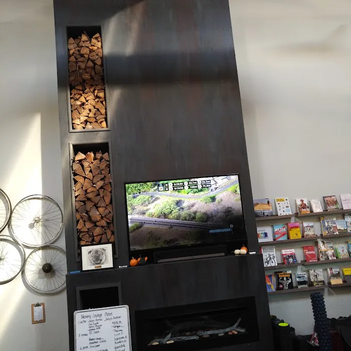 EDGE Athlete Lounge Picture 10