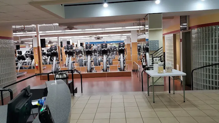 LA Fitness Picture 4