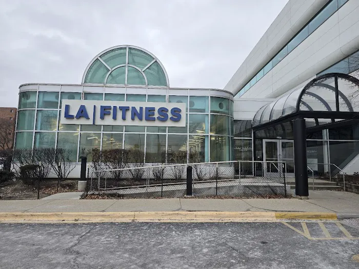 LA Fitness Picture 7