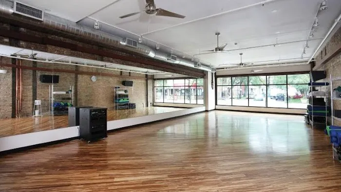 Lincoln Square Athletic Club Picture 3