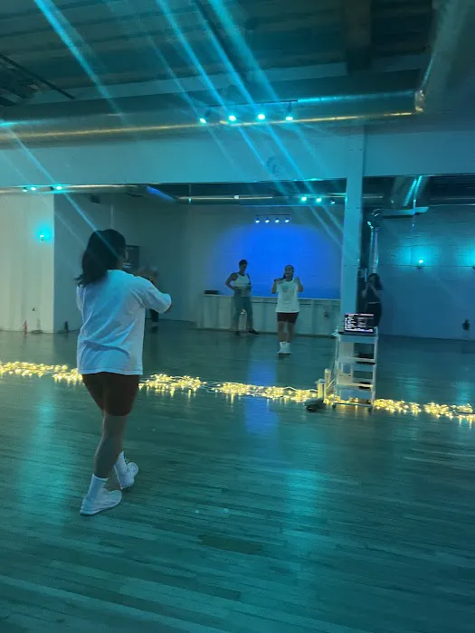 Free Mvmt Shop Picture 2